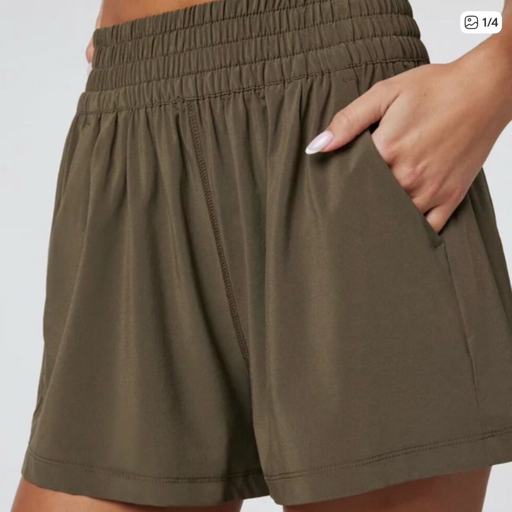 NWOT Vuori Villa Shorts in Dark Oregano
